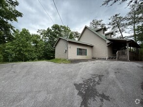 Building Photo - 847 Lloyd Huskey Rd