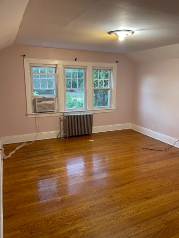 86 Mayfair Ave Unit 2, Floral Park, NY 11001 Room for Rent in Floral