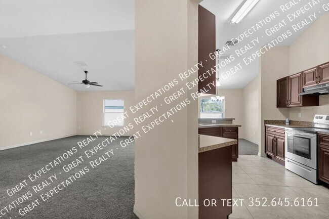 Foto del edificio - 16773 SW 18th Avenue Rd