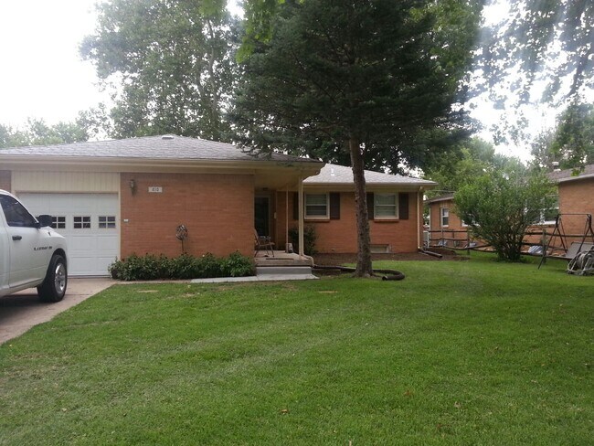Building Photo - 410 Slade Ave