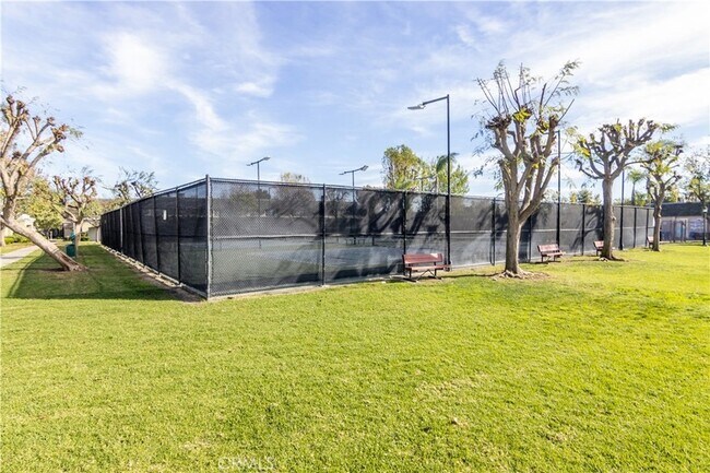 Foto del edificio - 6520 Tampa Ave