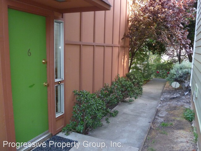 Building Photo - 2 br, 1 bath House - 6 Joy Street
