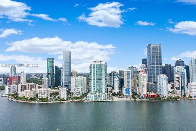 Foto del edificio - 1331 Brickell Bay Dr
