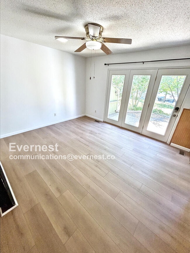 Foto del edificio - 64 Schooner Ln