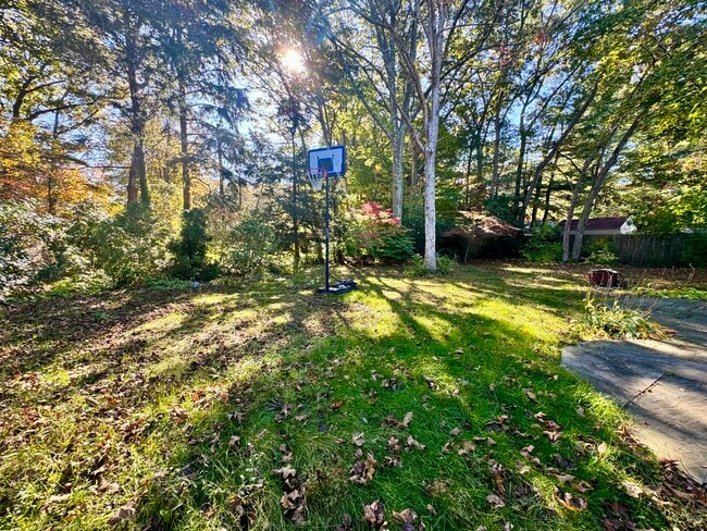 Building Photo - 68 Sycamore Cir