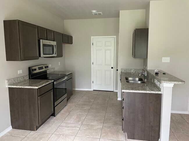 Kitchen - 11103 Belair Dr