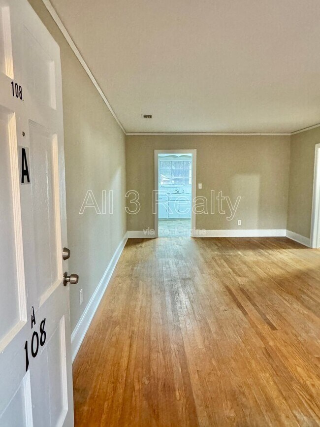 Building Photo - 108 Brantwood Dr