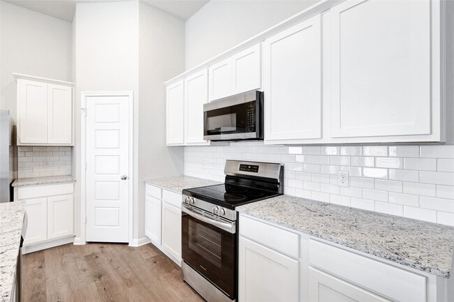 Building Photo - 324 Nespral Dr