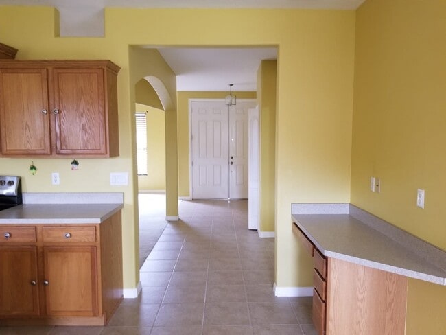 Building Photo - Beautiful 4 bed 2 bath home in Villa Sol C...