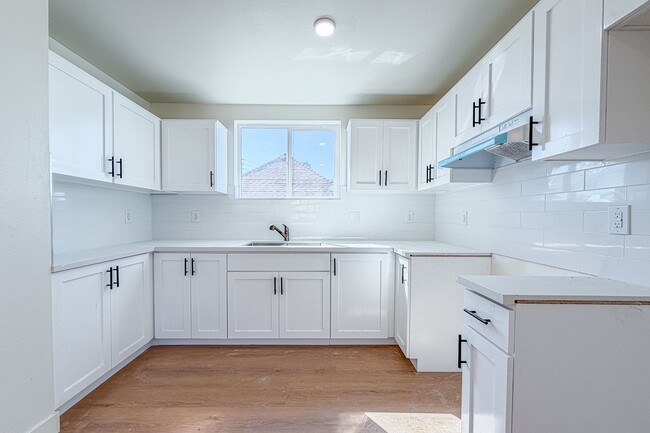 Foto del edificio - 423 E 31st St