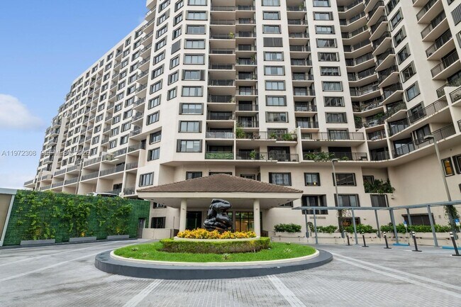 Foto del edificio - 540 Brickell Key Dr