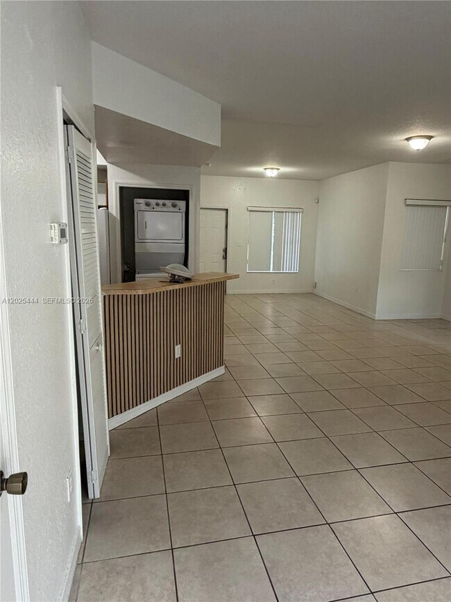 Foto del edificio - 681 SW 7th St