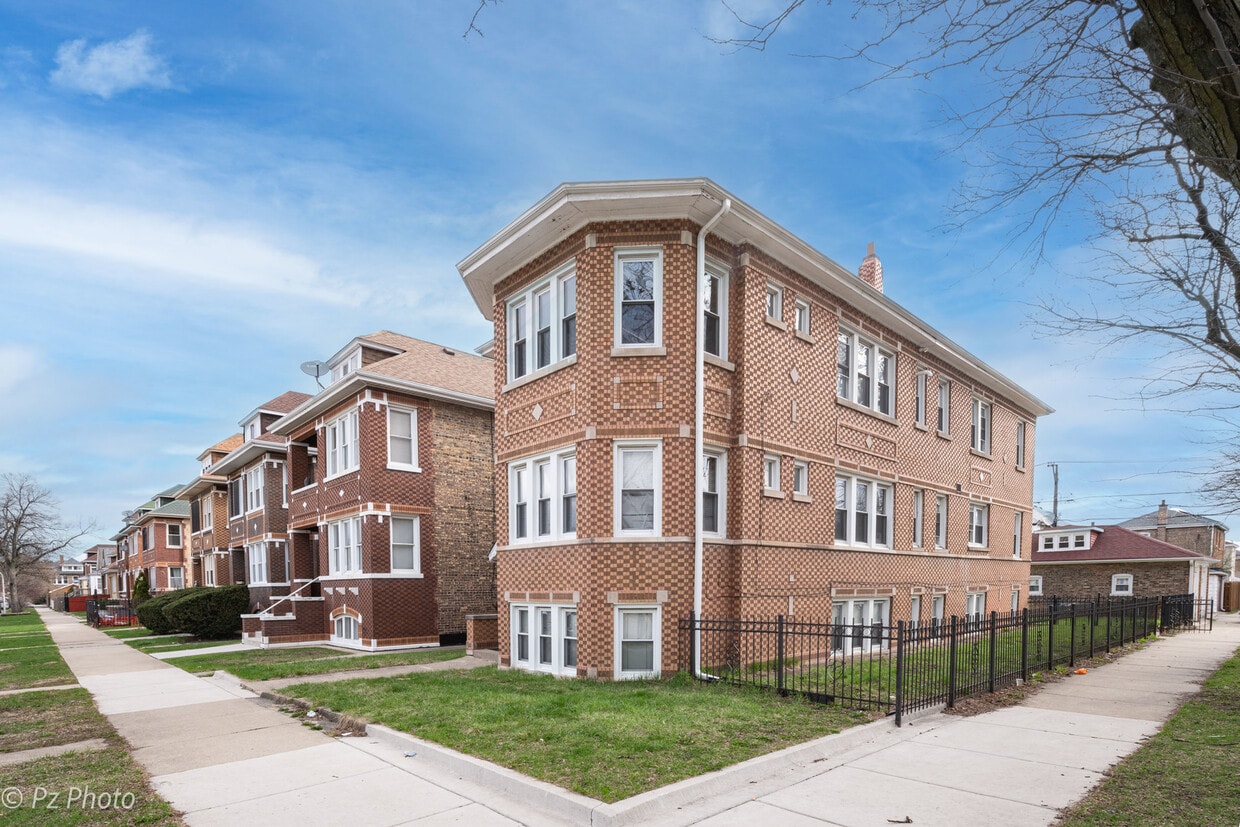 Primary Photo - 4759 S Springfield Ave