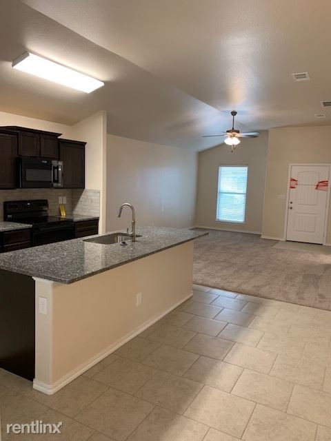 Building Photo - 3 br, 2 bath Apartment - 1023 E 89th St
