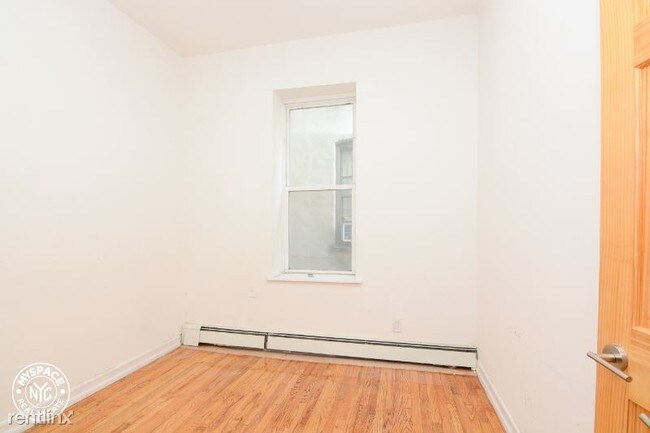 Building Photo - 3 br, 1 bath Apartment - 321 Malcolm X Blvd