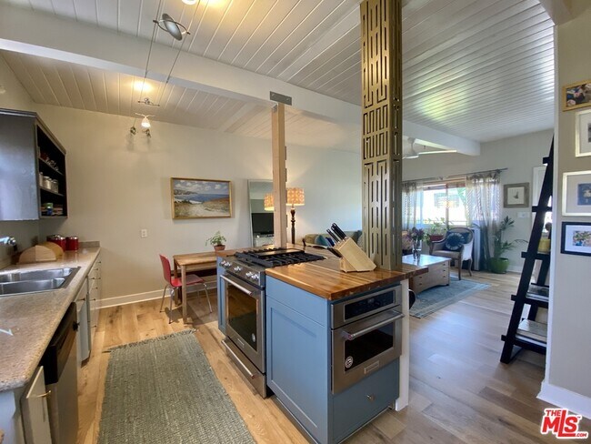 Foto del edificio - 2329 Kansas Ave