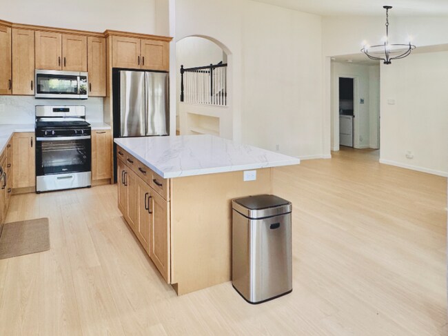Building Photo - 3602 Swan Ct