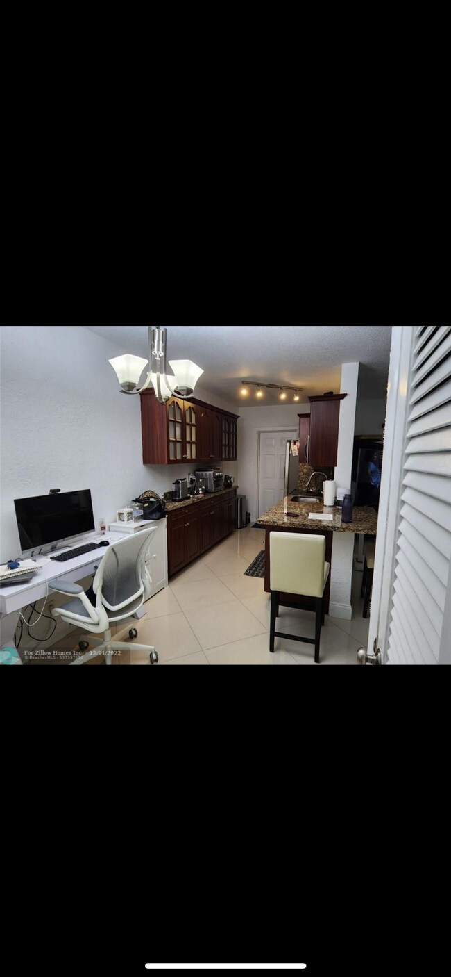 Building Photo - 2600 S Ocean Dr