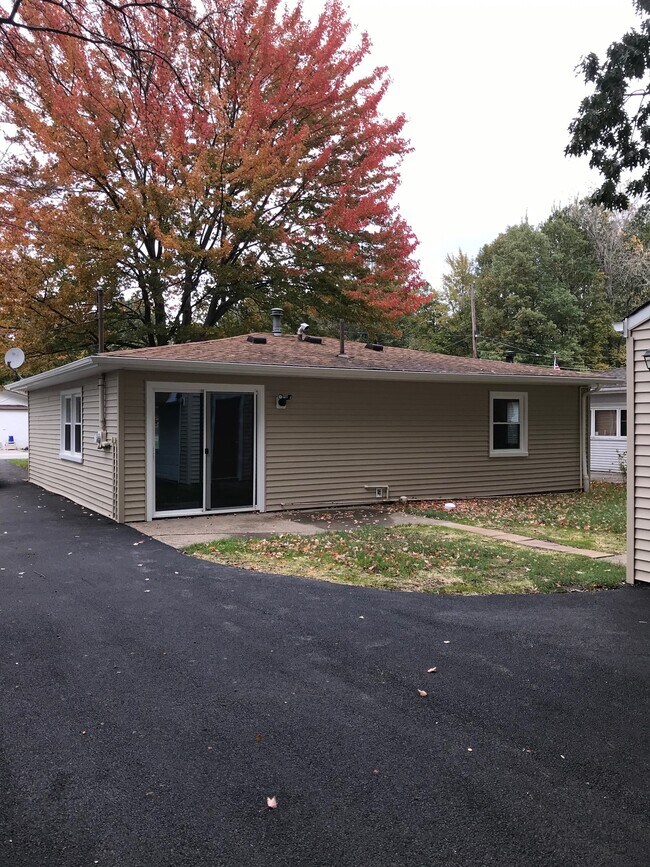REAR - 8238 Rushton Dr