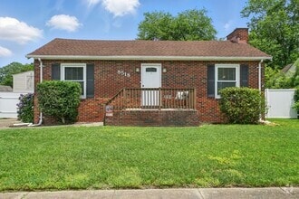 Building Photo - 8518 Devon St