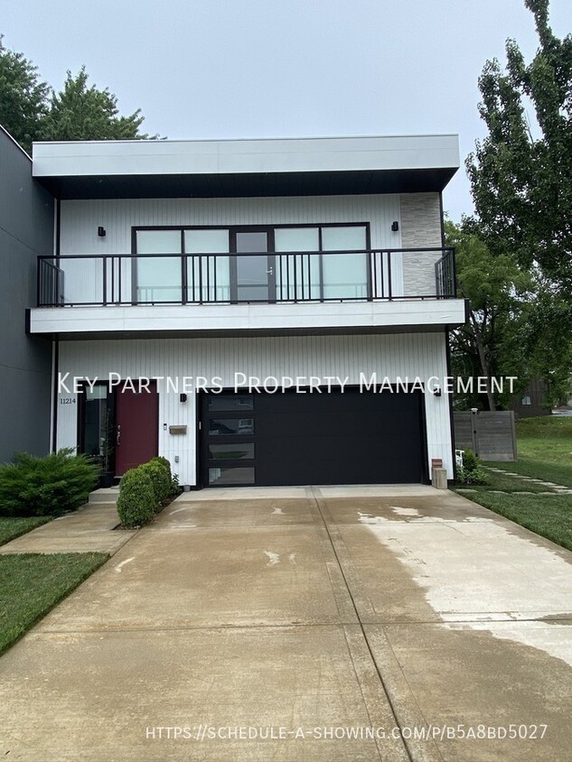 Primary Photo - 11214 W 60th St