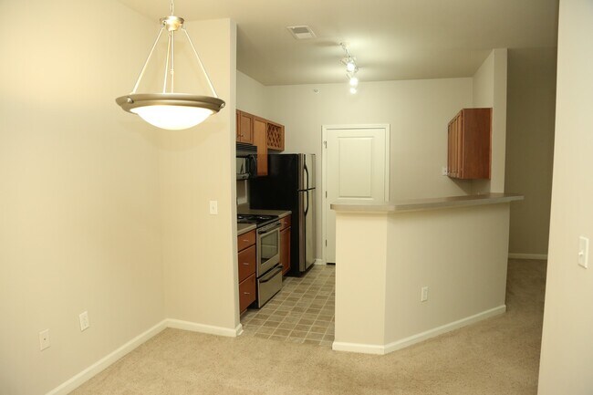 Foto del edificio - 745-2B Walker Square
