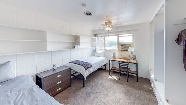 Foto del edificio - 1305 N Canyon Rd