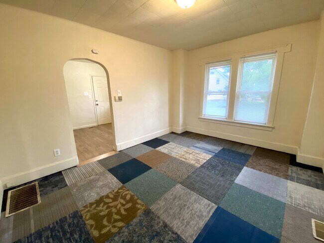 Foto del edificio - 2604 Kirby Ave NE
