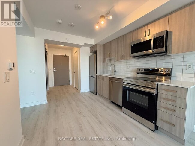 Photo du bâtiment - 1010 Sandy Beach Rd