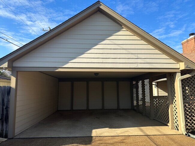 Building Photo - 8143 Creekside Cir S Cordova, TN 38016-5117