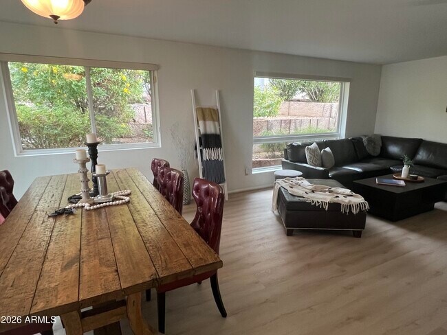 Foto del edificio - 6802 N 26th St