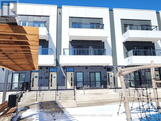 Building Photo - 20 Lagerfeld Dr