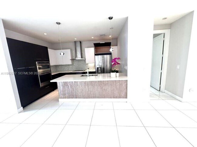 Foto del edificio - 6458 NW 103rd Psge