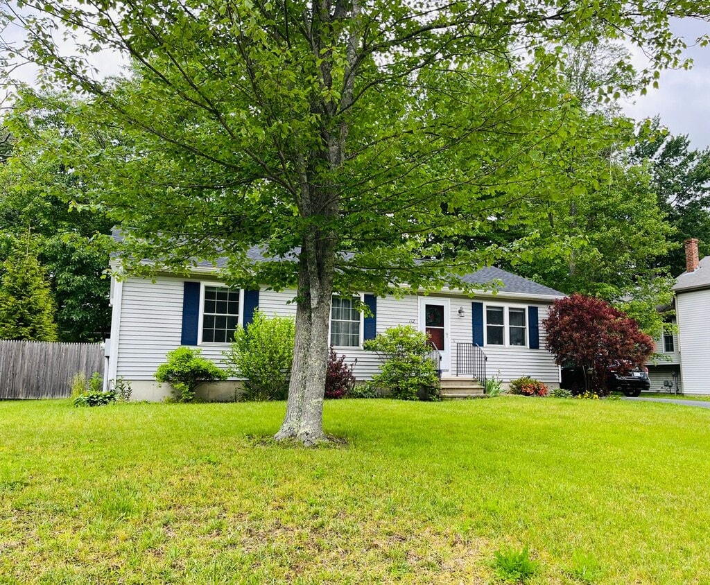 Primary Photo - Beautiful Ranch Style Home in Portland
