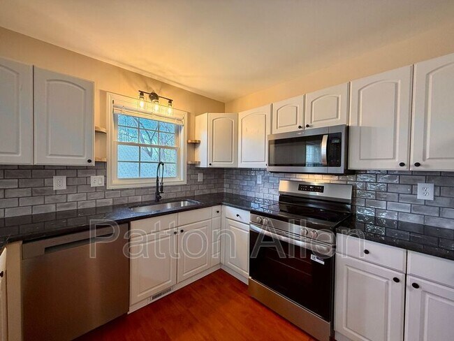 Foto del edificio - 51 Argyle Ln