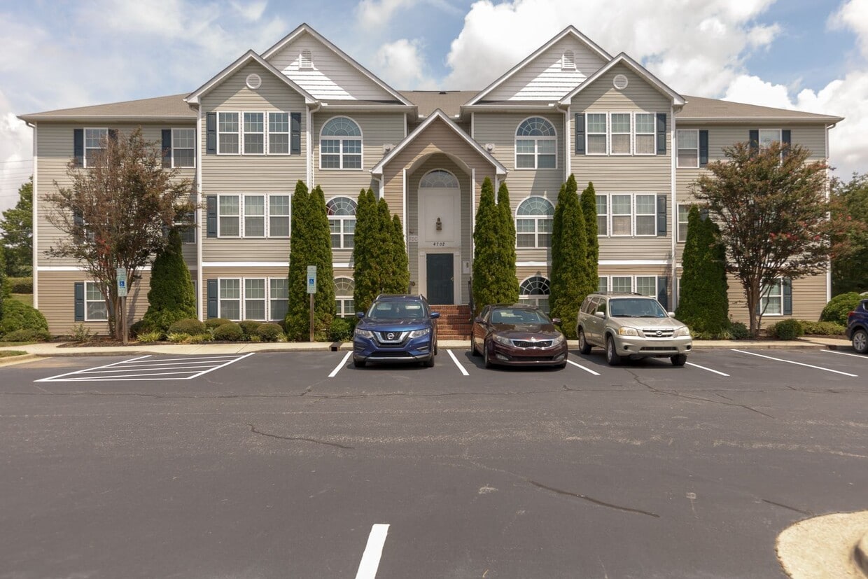 Primary Photo - Cozy Greensboro 2 Bedroom 2 Bathroom Condo