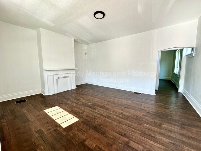 Foto del edificio - 1379 Paulson Ave