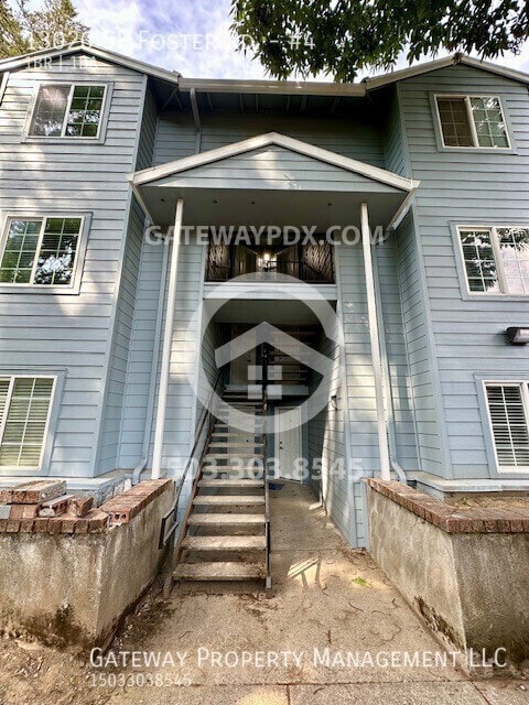 Building Photo - 13020 SE Foster Rd