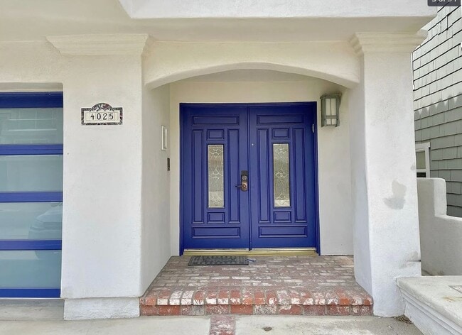 Building Photo - 4025 Ocean Dr