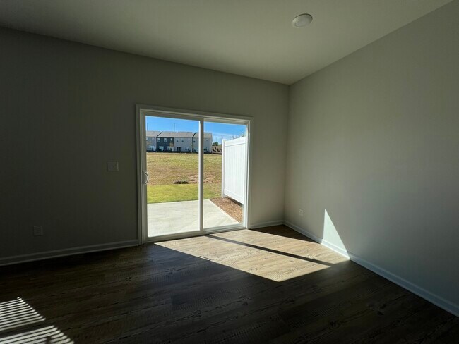 Building Photo - 133 Founders Dr