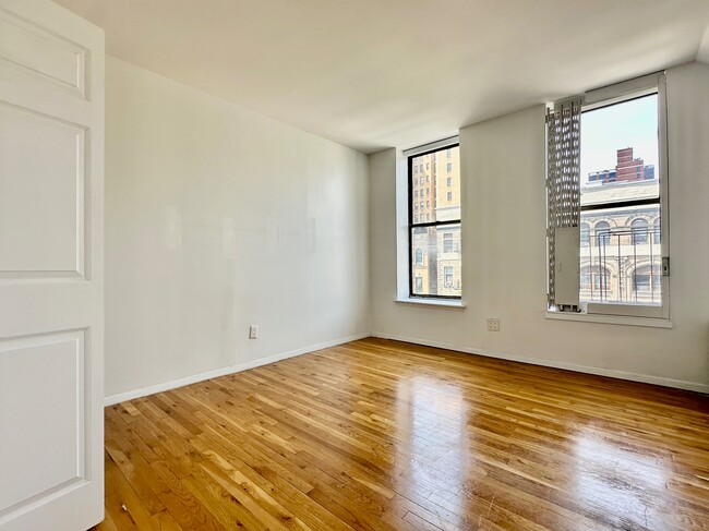 Building Photo - 953 Amsterdam Ave