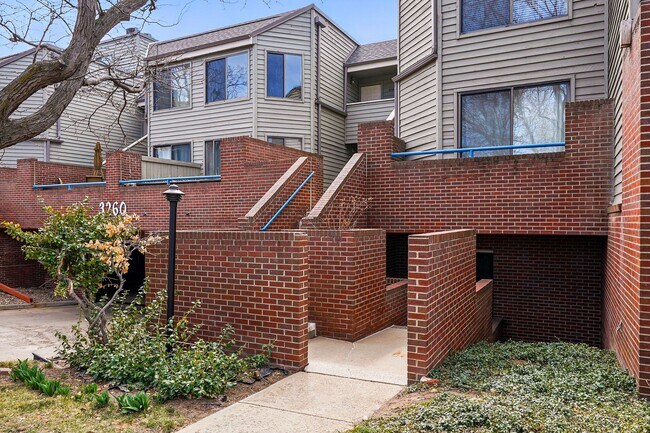 Foto del edificio - Sunny 2-Bed, 2-Bath Condo in Boulder’s Kin...