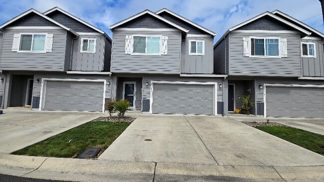 Building Photo - 13608 NE 75th Cir