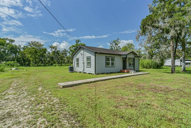 Foto del edificio - 2155 County Rd 348