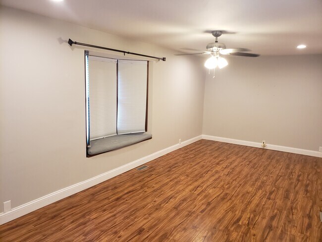 Foto del edificio - 3221 Bowman Ridge