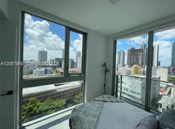 Foto del edificio - 227 NE 2nd St