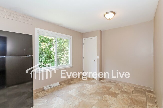 Foto del edificio - 5987 Sunridge Dr