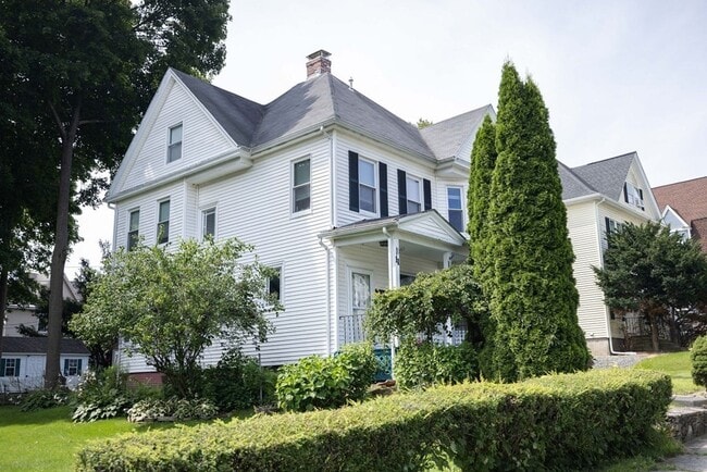 Building Photo - 11 Ferdinand St