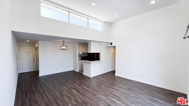 Foto del edificio - 5700 Etiwanda Ave