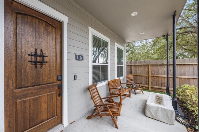 Foto del edificio - 1114 Waverly St